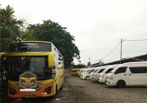 Rental-Mobil-Hiace-cikarang-Selatan & Medium-Bus-PlatinumRentcar