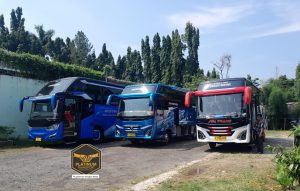 Armada-bus-pariwisata-rental-bus-tanjungbaru-cikarang-platinumrentcar