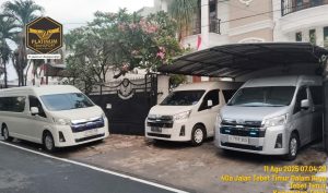 Pilihan-Armada-Hiace-Sewa-Mobil-Hiace-Premio-Platinumrentcar