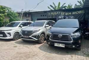 Sewa-mobil-keluarga-harga-murah-labansari-platinumrentcar