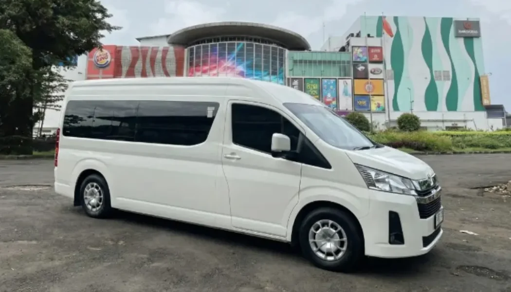 sewa hiace premio cicadas